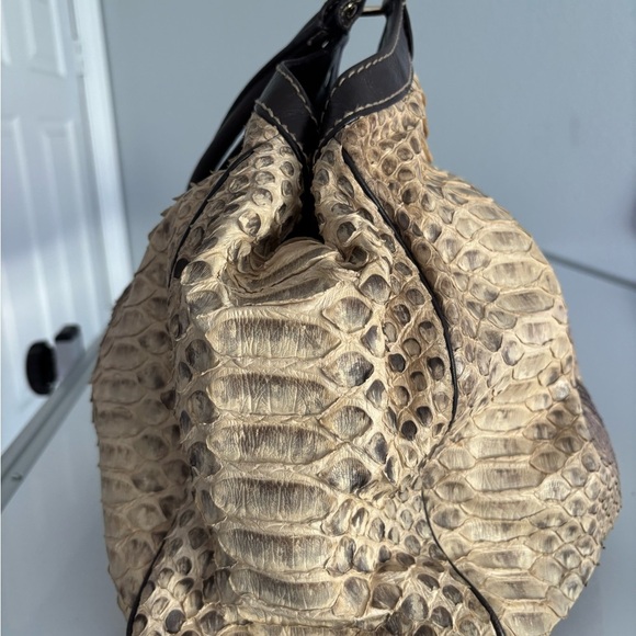 GUCCI PYTHON PURSE - Picture 5 of 16